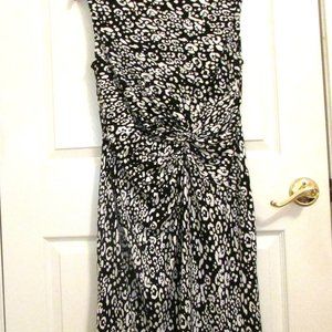 Chaus Size Medium Black and Beige Sleeveless Dress
